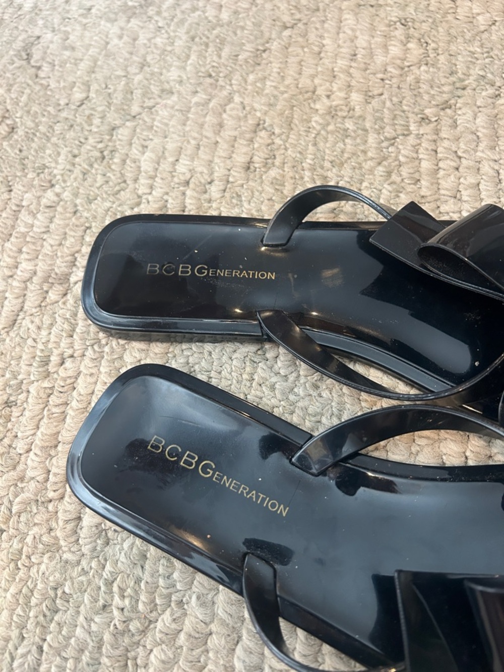 BCBGeneration Black Patent Bow Flip Sandal - Picture 6 of 11